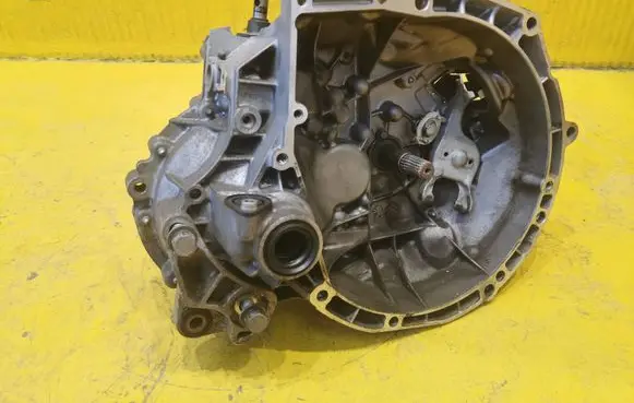 Manual 5 speed gearbox