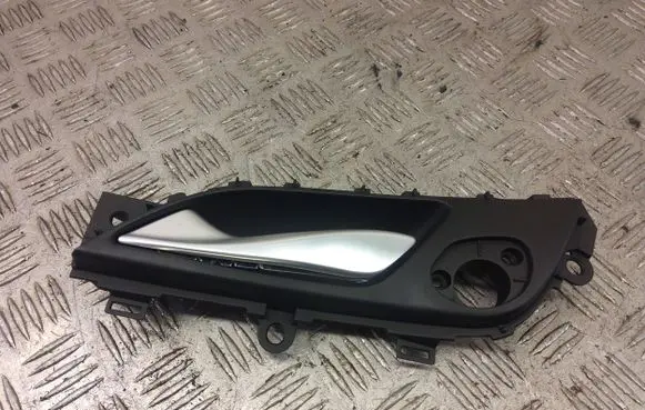 Hyundai i40 Front door interior handle 25111-72800