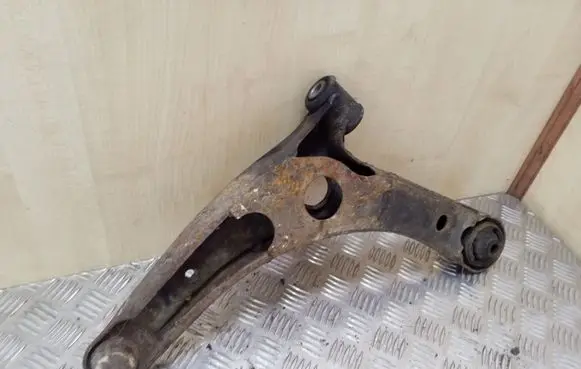 Mitsubishi Outlander Front lower control arm/wishbone