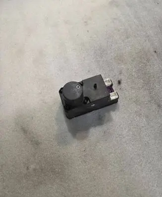 Audi 100 S4 C4 Central locking vacuum pump 4A0862257J
