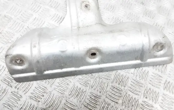 Volvo V50 Heat shield in engine bay 30757440