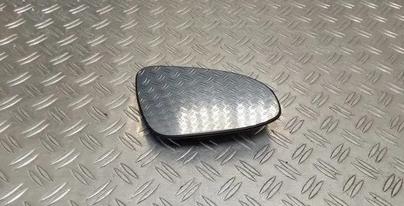 Toyota Yaris Wing mirror glass 