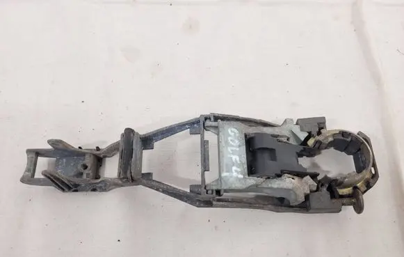 Volkswagen Golf IV Front door exterior handle/bracket 3B0837885