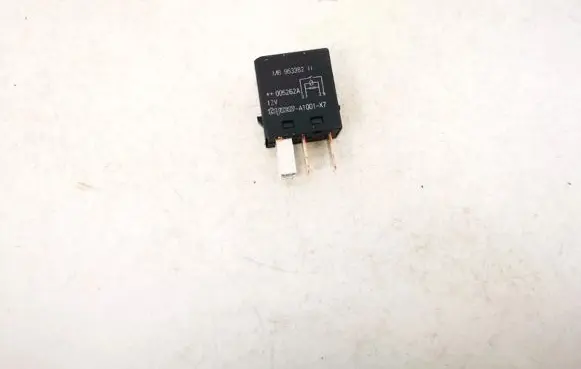 Mitsubishi Space Star Other relay mr953382