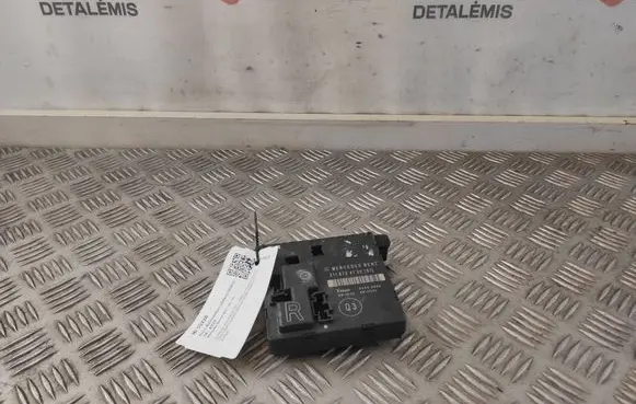 Mercedes-Benz E W211 Door control unit/module 2118704126