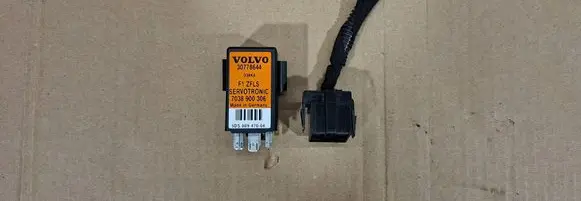 Volvo V70 Other relay 30778644 7038900306 5DS00947004