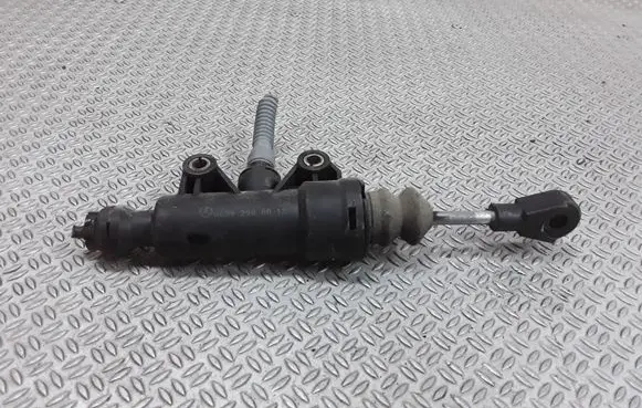 Mercedes-Benz Vito Viano W639 Clutch master cylinder A6392900012