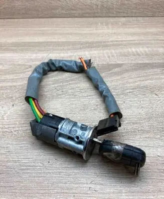 Peugeot 106 Ignition lock PEUGEOTCITROEN