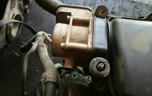 Volkswagen Golf IV Throttle valve 038128063c