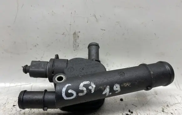 Volkswagen Golf Plus Engine coolant pipe/hose 038121132d