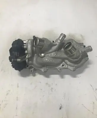 Volkswagen Polo VI Water pump 05E121117