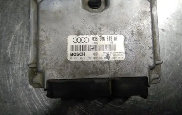 Audi A3 S3 8L Engine control unit/module 038906018AK 0281001852