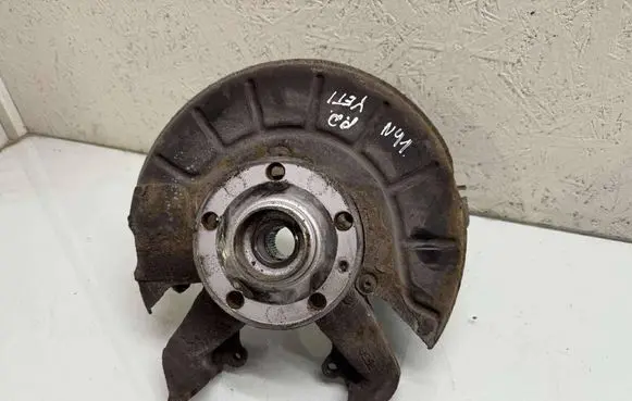 Skoda Yeti (5L) Front wheel hub