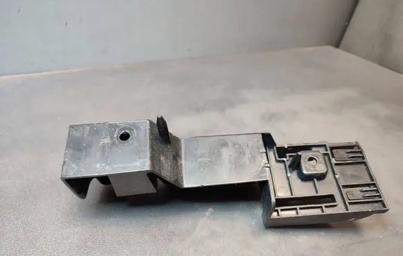Tesla Model 3 Front bumper mounting bracket 171175500D