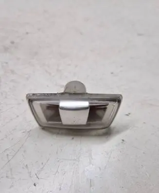 Opel Zafira B Front fender indicator light