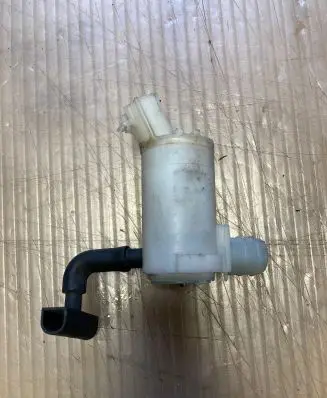 Suzuki SX4 S-Cross Windscreen/windshield washer pump