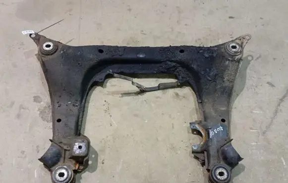Volkswagen PASSAT B5.5 Front subframe 