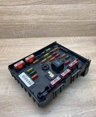 Volkswagen PASSAT B6 Fuse module 3C0937125 63592777