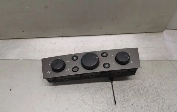 Opel Vectra C Climate control unit 13138190