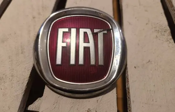 Fiat 500 Manufacturer badge logo/emblem B632