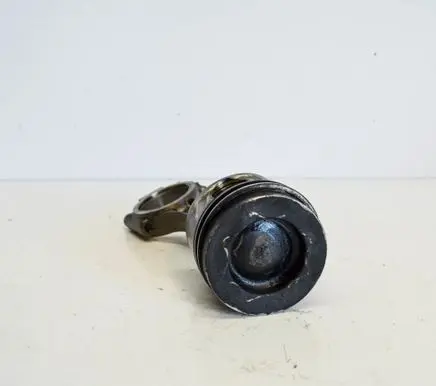 Volkswagen PASSAT B6 Piston 017080708194354