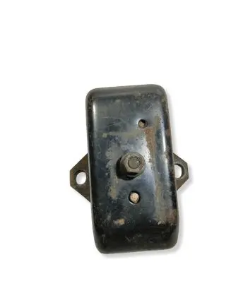 Mitsubishi L200 Engine mount bracket MR995005