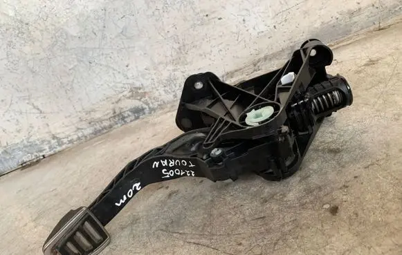 Clutch pedal