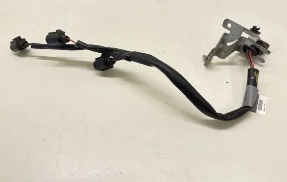 Audi Q5 SQ5 Fuel injector wires 06E971627R