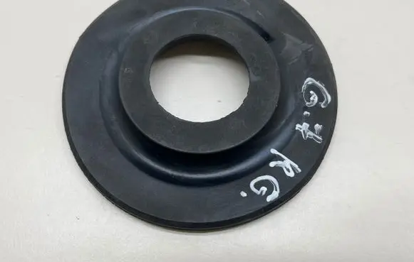 Volkswagen Golf VII Rear coil spring rubber mount 5Q0512149A