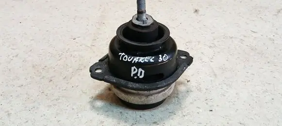 Engine mount bracket