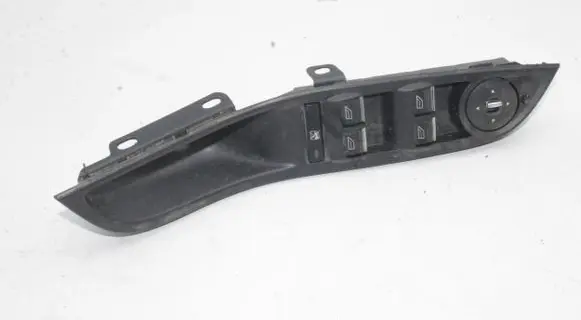Ford Focus Electric window control switch AM5T14A132CA
