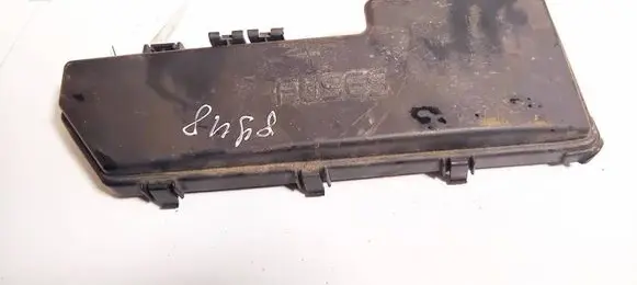 Volvo XC90 Fuse box cover 9494211