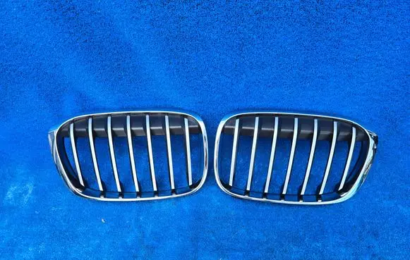BMW X1 F48 F49 Front bumper upper radiator grill 7383366 7383365