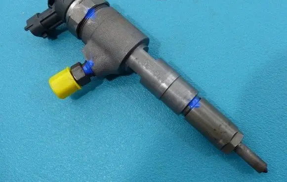 Fuel injector