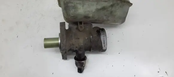 Master brake cylinder
