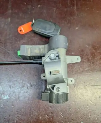 Volvo XC70 Ignition lock 8645228