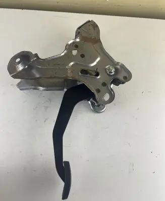 Suzuki Ignis Clutch pedal 