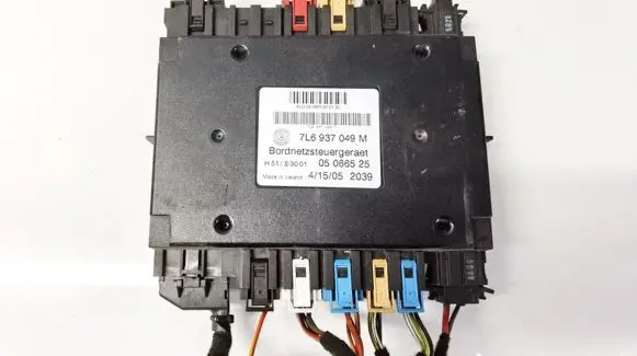 Volkswagen Touareg I Comfort/convenience module 7L6937049M 05066525