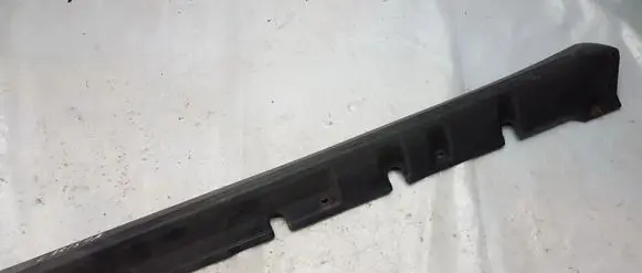 Mitsubishi Carisma Sill mb944767