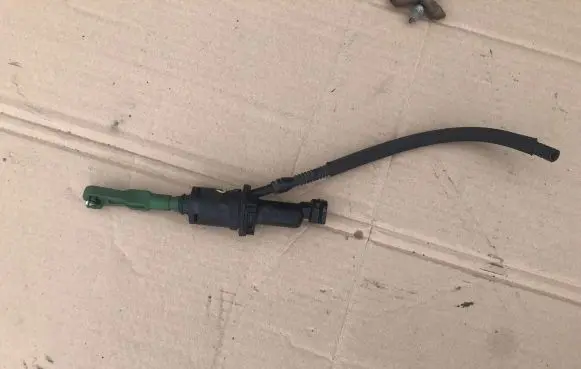 Citroen C5 Clutch slave cylinder 
