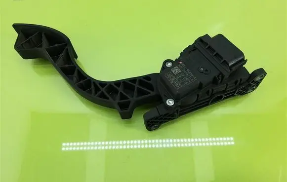 Volvo V50 Accelerator throttle pedal 4M519F836AJ