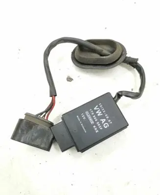 Volkswagen Touran II Fuel injection pump control unit/module 1T0906093F 10330807
