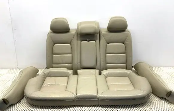 Volvo S80 Second row seats 