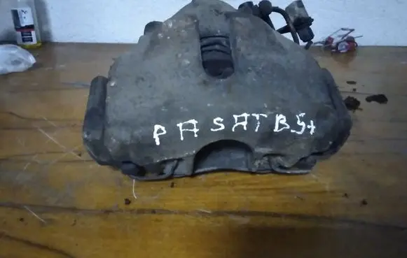 Volkswagen PASSAT B5.5 Front brake caliper