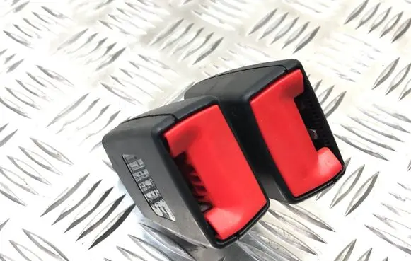 Audi TT TTS Mk2 Middle seatbelt buckle (rear) 8J8857739H