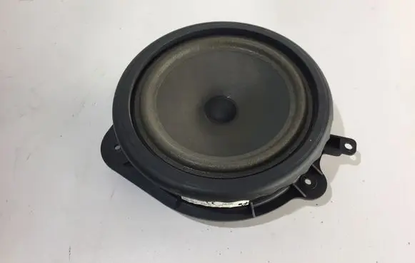 Audi A3 S3 8P Front door speaker 8P0035411