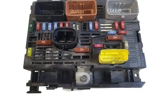 Citroen C4 Grand Picasso Fuse module 9664705880 R0100290208 9636079380