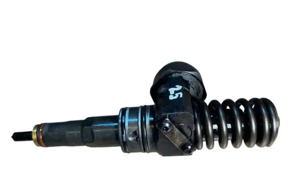 Skoda Octavia Mk2 (1Z) Fuel injector 038130073AG 0414720215 0414720265