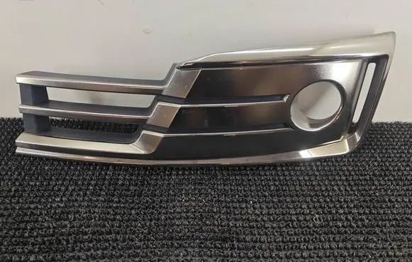Nissan Serena Front bumper lower grill 622551A23