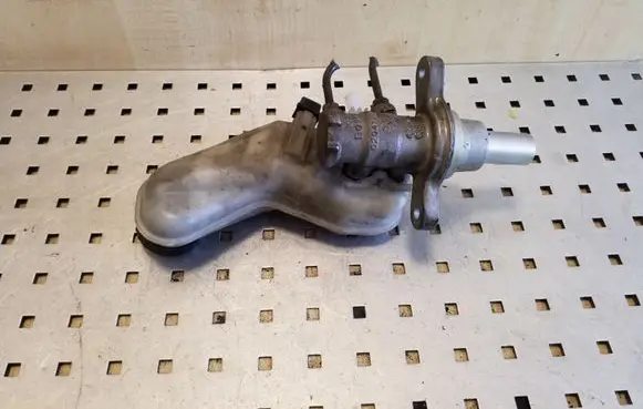 Toyota Avensis T270 Master brake cylinder 0204Y24693 0204255330